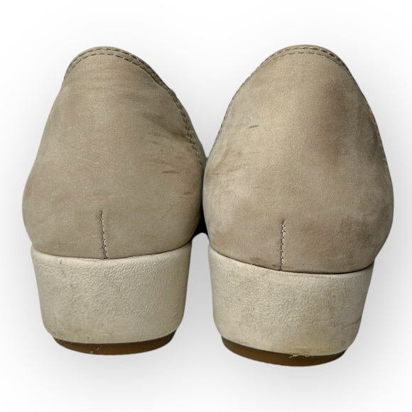 Earth Violet Low Wedge Perf Taupe Nubuck Shoes 7.5 - Picture 5 of 8